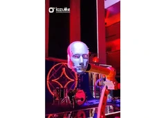 Hologram Fan Pioneers Shimmering Visual Ventures in GCC