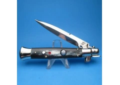 Buy the exquisitely designed Waist Latama switchblades showcasing ageless elegance